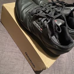 Women’s Reebok Sneakers 