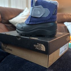 NORTH FACE SNOW BOOT