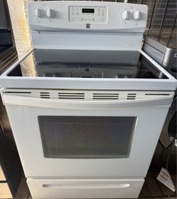 KENMORE - ELECTRIC STOVE IN EXCELLENT CONDITION