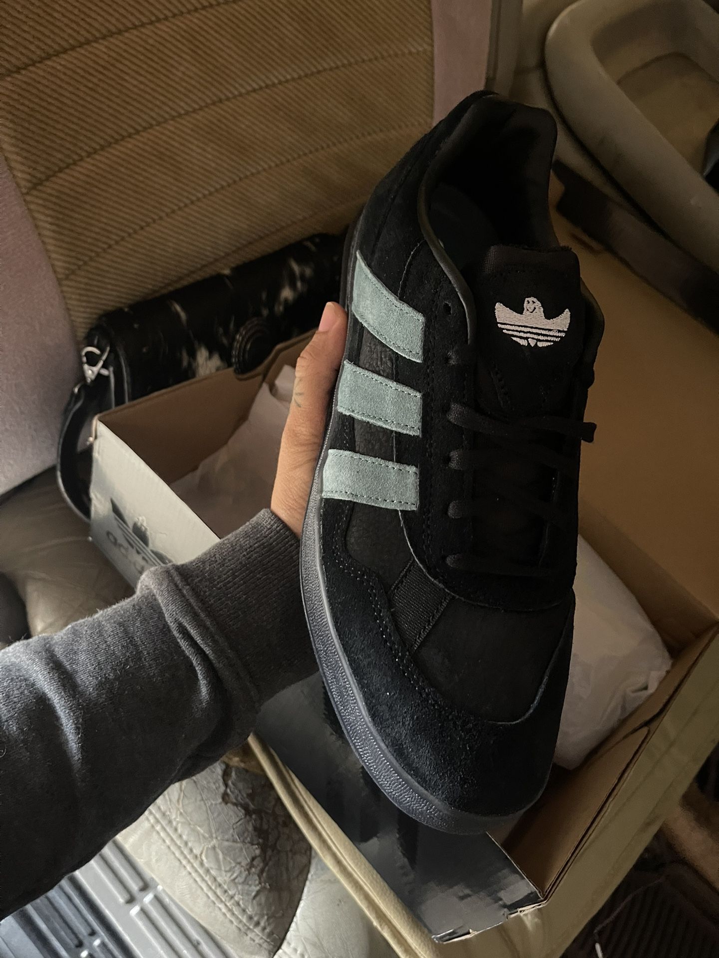 Adidas Aloha Size 10M US