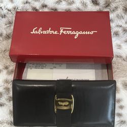 Salvatore Ferraro wallet 