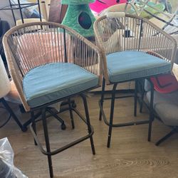 Outdoor Bar Stools Set of 2, 2 Patio Bar Stools with Armrests, All Weather Rattan Bar Chairs with Backrest, Wicker Bar Stools for Backyard, Garden, Po