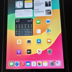 iPad 6th Gen. A1893 (space 128GB)