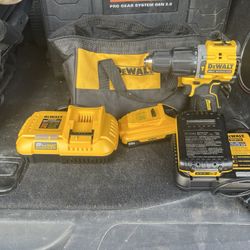 Taladro 2 Pilas 2 Cargadores Nuevos 