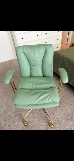 Leatherette computer chair (SUPER COMFY )