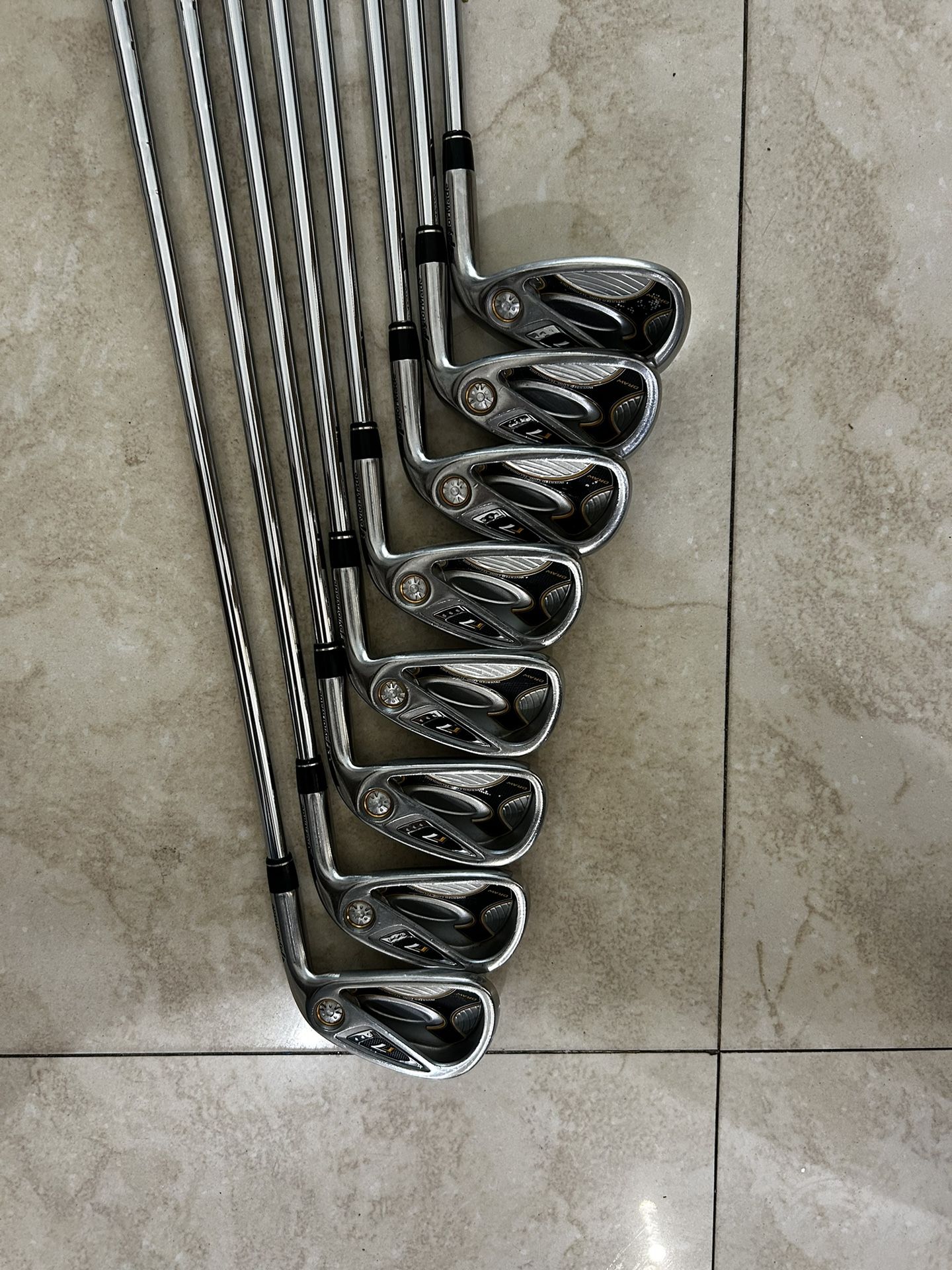 TaylorMade R7 Golf Clubs.