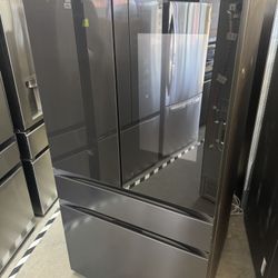 Samsung Family HUB Refrigerator- 4 Door / 2 Tone Black 