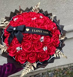 Eternal roses bouquet