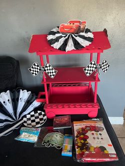 Lightning McQueen cup cake cart