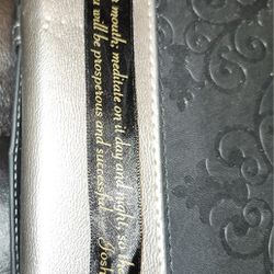 NWOT-Trust in the Lord Proverbs 3:5 faux leather Bible cover in black Metallic w hints of glitter in extra large with debossed scrollwork