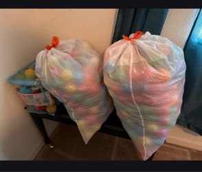Large Lot of Colorful Play Ball Pit Balls - about 500