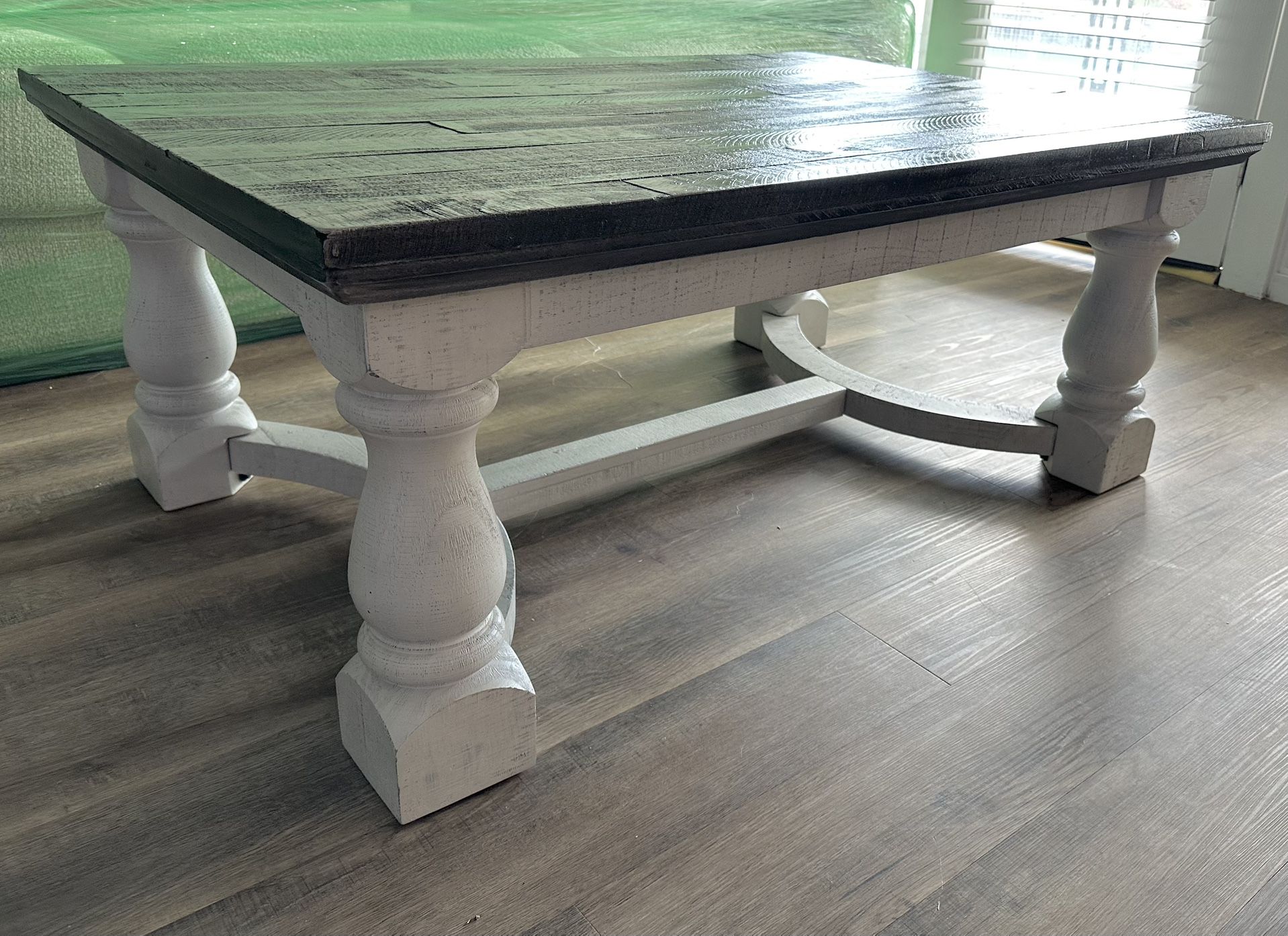Ashley Furniture Havalance Rustic Farmhouse Coffee Table (Weathered Gray & White)