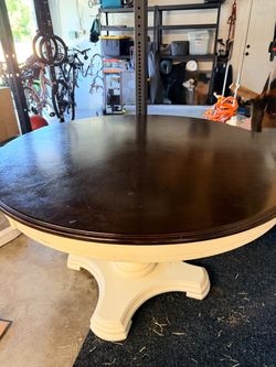 Round Pedestal Dining Table