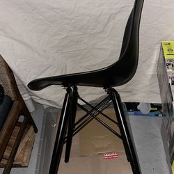 DSW Chairs 