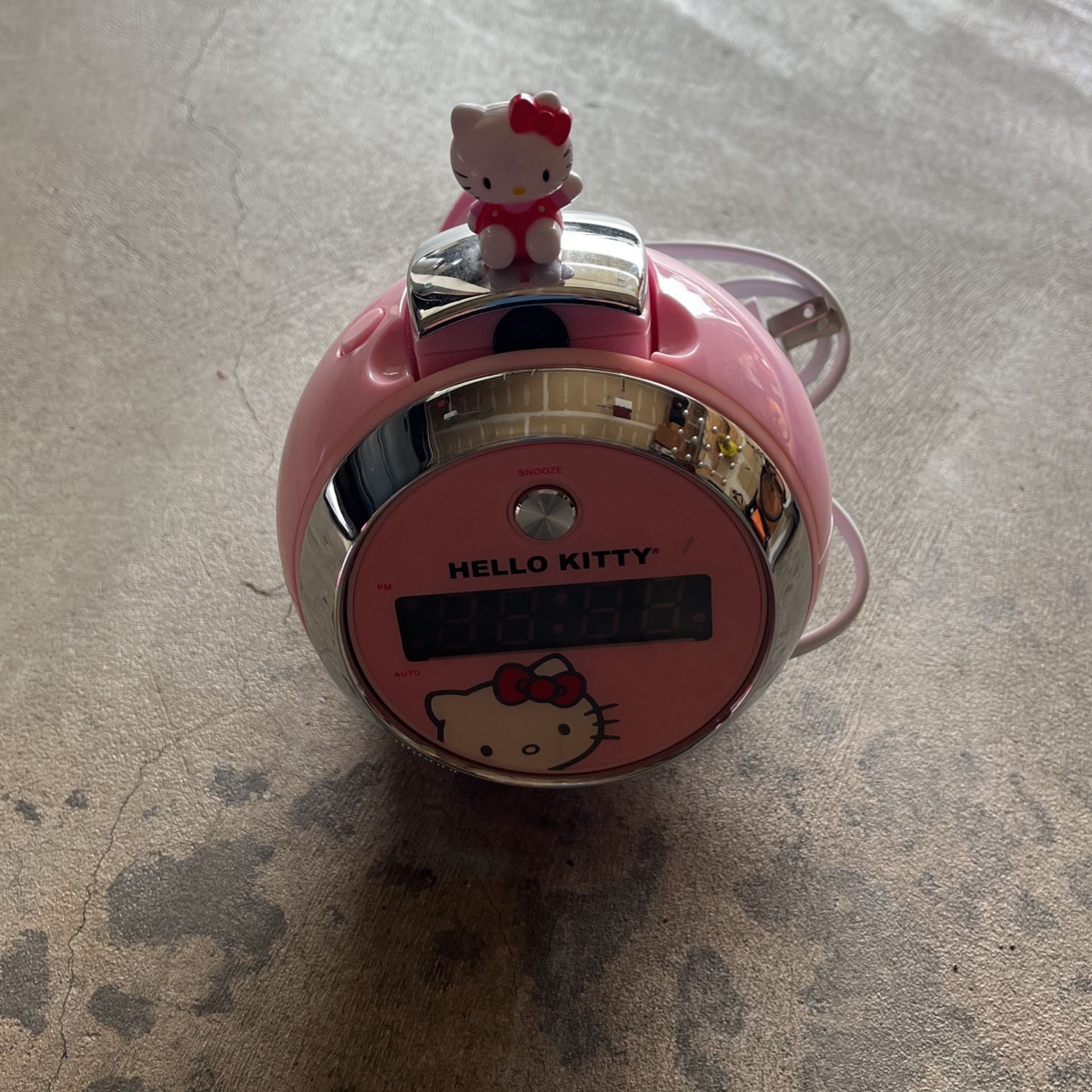 Hello Kitty Clock