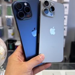 iPhone 15 Pro Max Unlocked 256Gb Like New Case And Charger For Free !!!