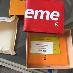 Luis Vuitton Supreme Wallet 