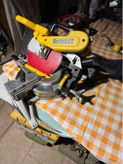 Dewalt double bevel miter saw 12”