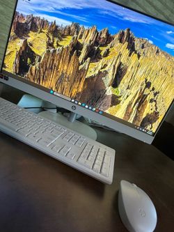 27” HP Touchscreen All In One Desktop