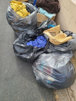 FREE CLOTHES AND STUFF CURB ALERT -  EAST CENTRAL PHOENIX