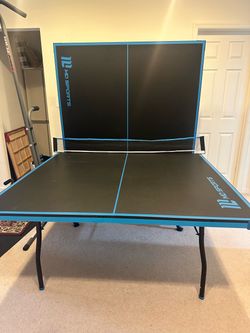 Foldable full size ping pong table