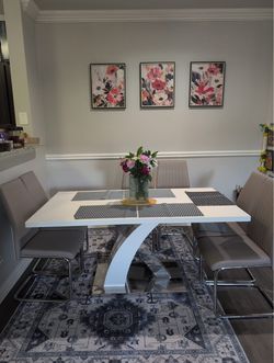 White Gloss Dining Table with 6 Gray Chairs