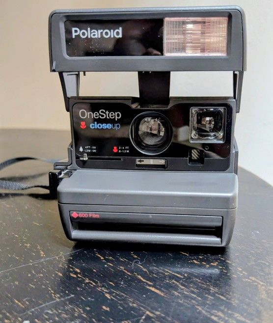 Polaroid OneStep Closeup
