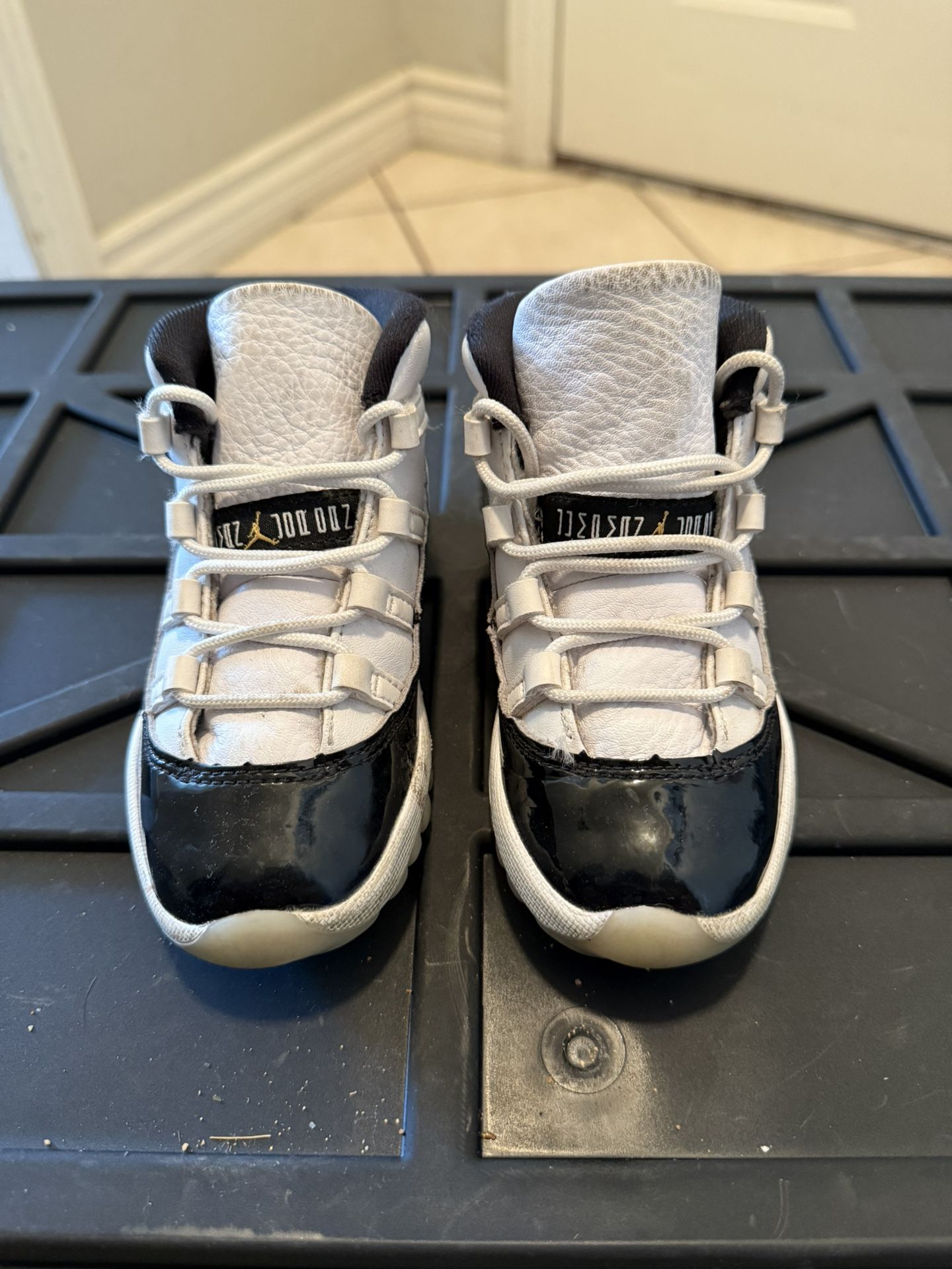 Nike Air Jordan 11 ( 9c )