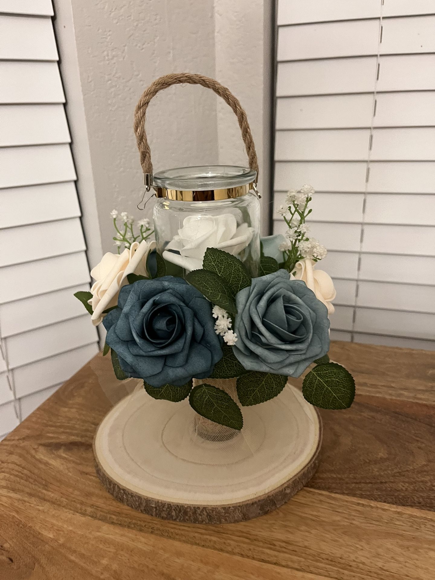 Lantern Blue And white Roses Centerpieces