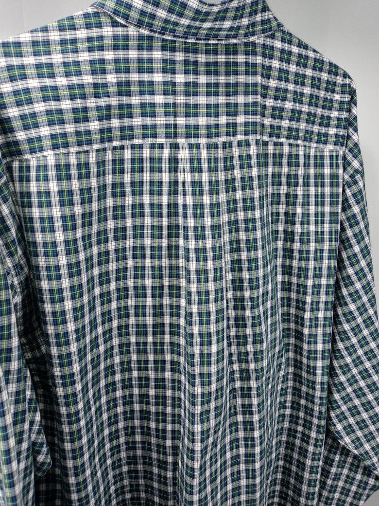 Brooks Brothers Mens Size 2XL Hunter Green Plaid Shirt. Excellent like new condition awesome color combination and design. Quality construction and de