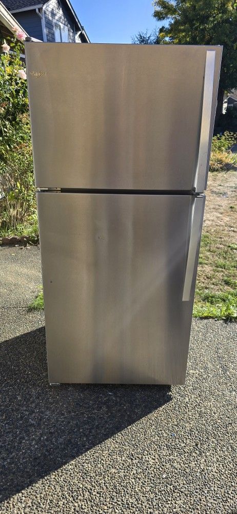 Whirlpool Fridge Size 30w 29d 66h  For Garage) I Can Help You With Free Delivery Within 10 Miles Distance 