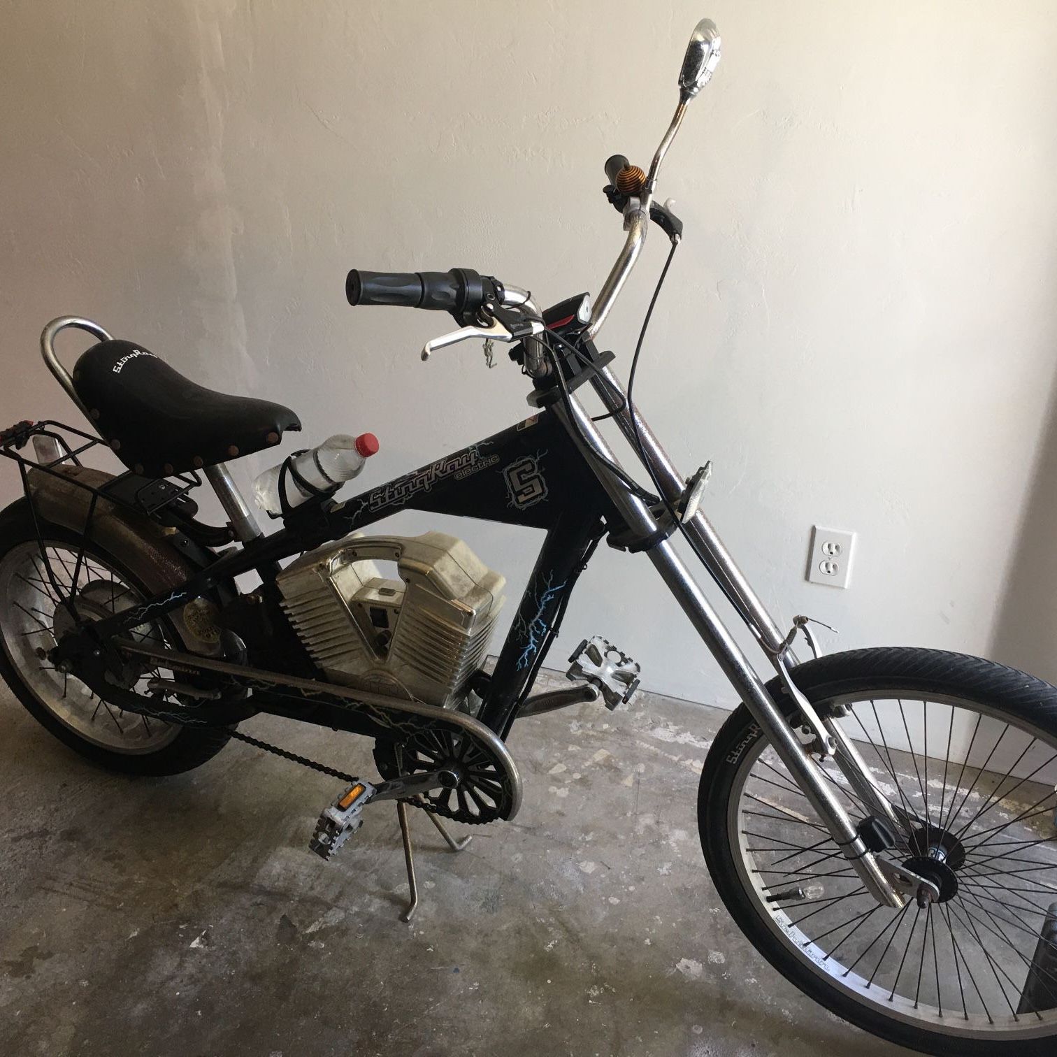 schwinn stingray electric bicycle Schwinn Electric Chopper Bike for Sale in San Diego, CA