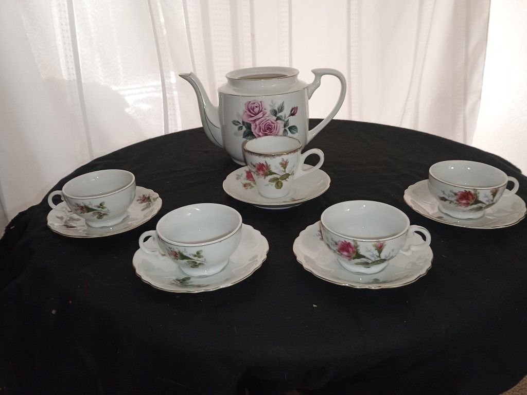 Tee Cups