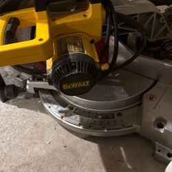 Dewalt Compound Miter Saw