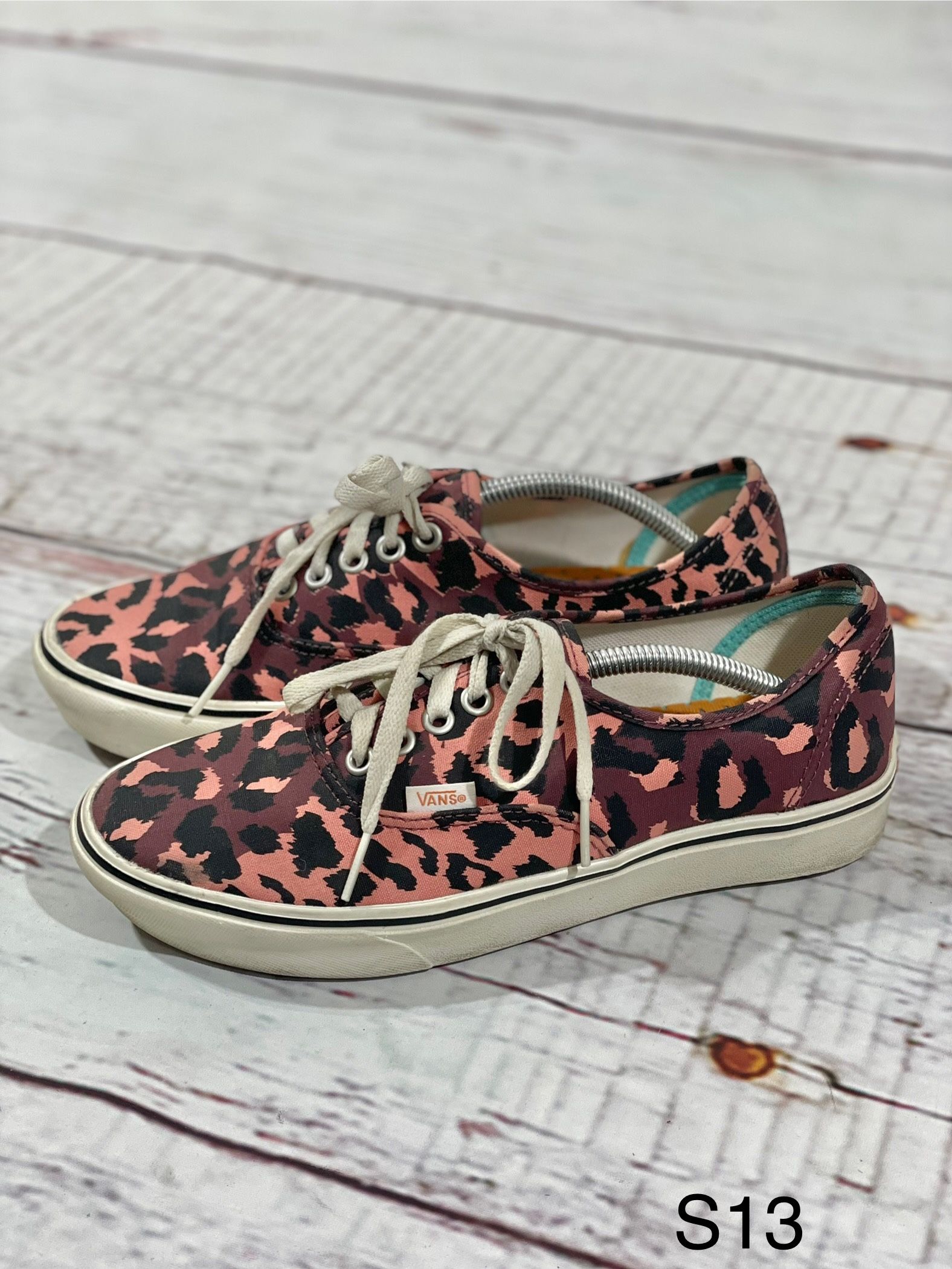 VANS ComfyCush Mens Size 7 Women8.5 Burgundy Canvas Low Top Shoes Sneakers