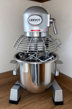 LEEVOT 15 Qt. Commercial Stand Mixer - LIKE NEW