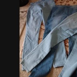 Ladies Pull on jeans. New . Medium $7 each