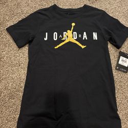 JORDAN SHIRT MEDUIM BOYS SIZE 10-12