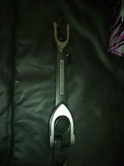 Multiple drain plug oil change wrench