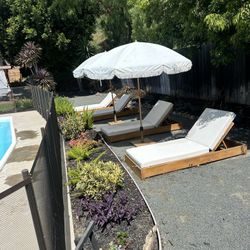 4 Pool Lounge Chairs 