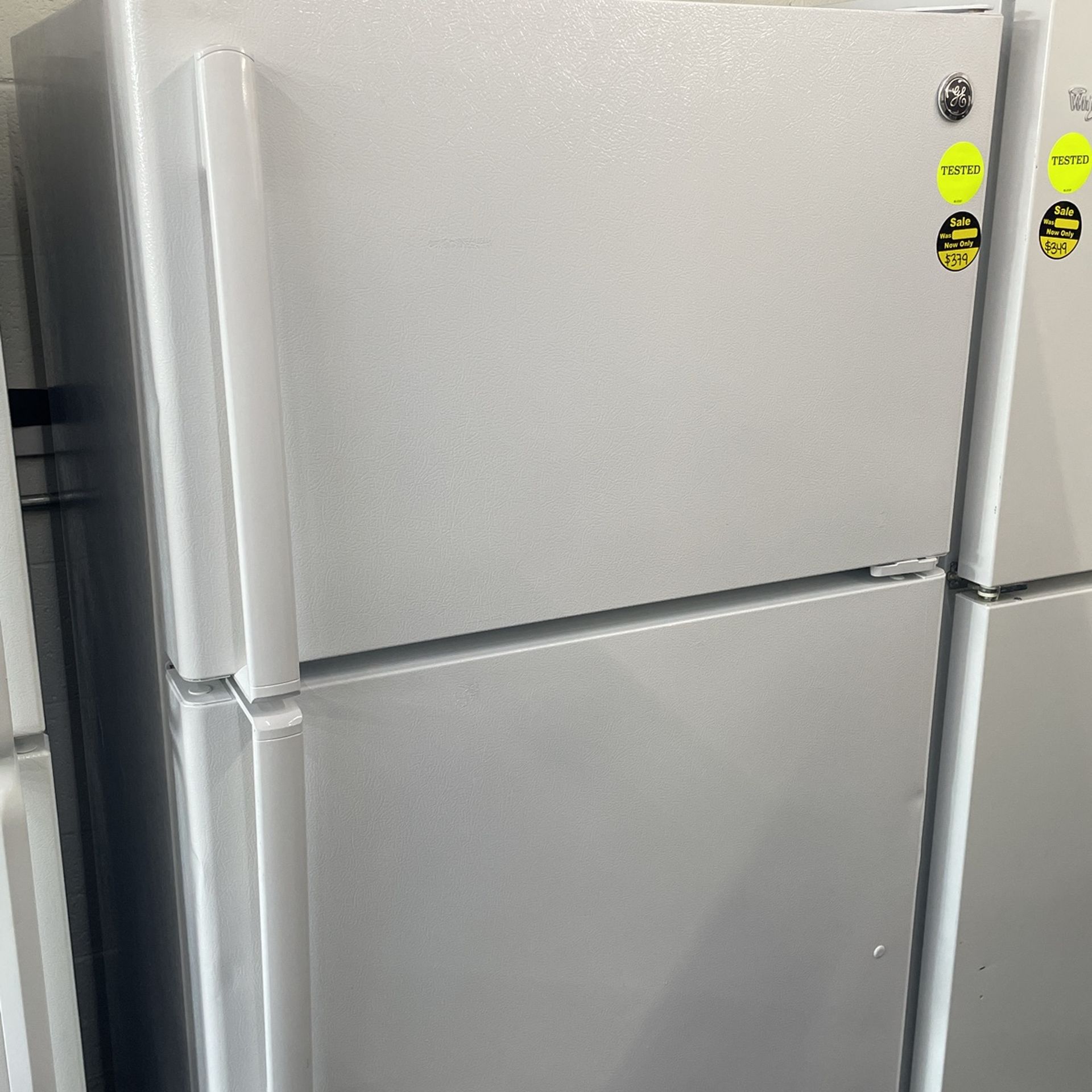 White Refrigerator Top And Bottom With Ice Maker