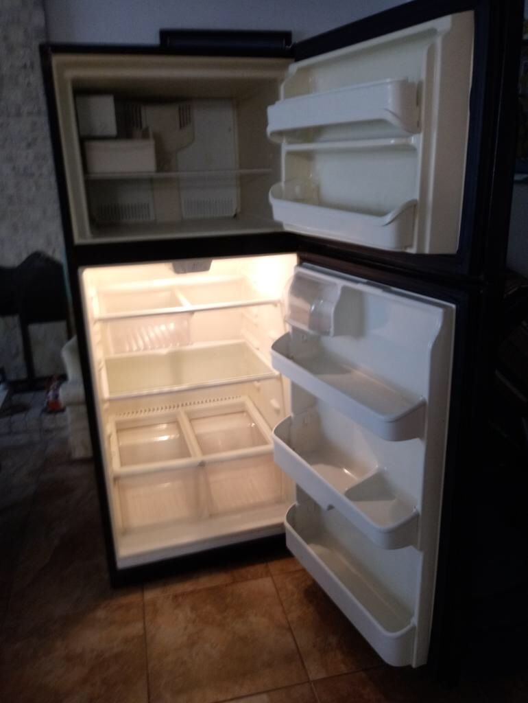 Used Frigidaire Refrigerator Selling As Is 22 cubit Ft. for Sale in San