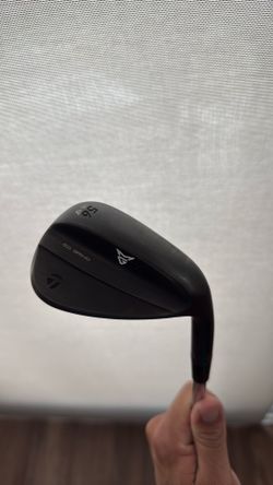 TaylorMade MG5 56 degree wedge (like new)