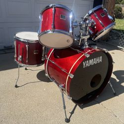 Yamaha Drum Set