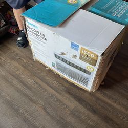 1500 SQ FT Hisense window air conditioner 