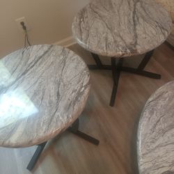 https://offerup.com/redirect/?o=M3BjLmNvZmZlZQ== Table With End Tables