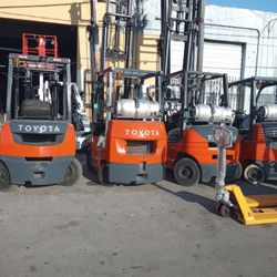 Forklift Toyota $9999