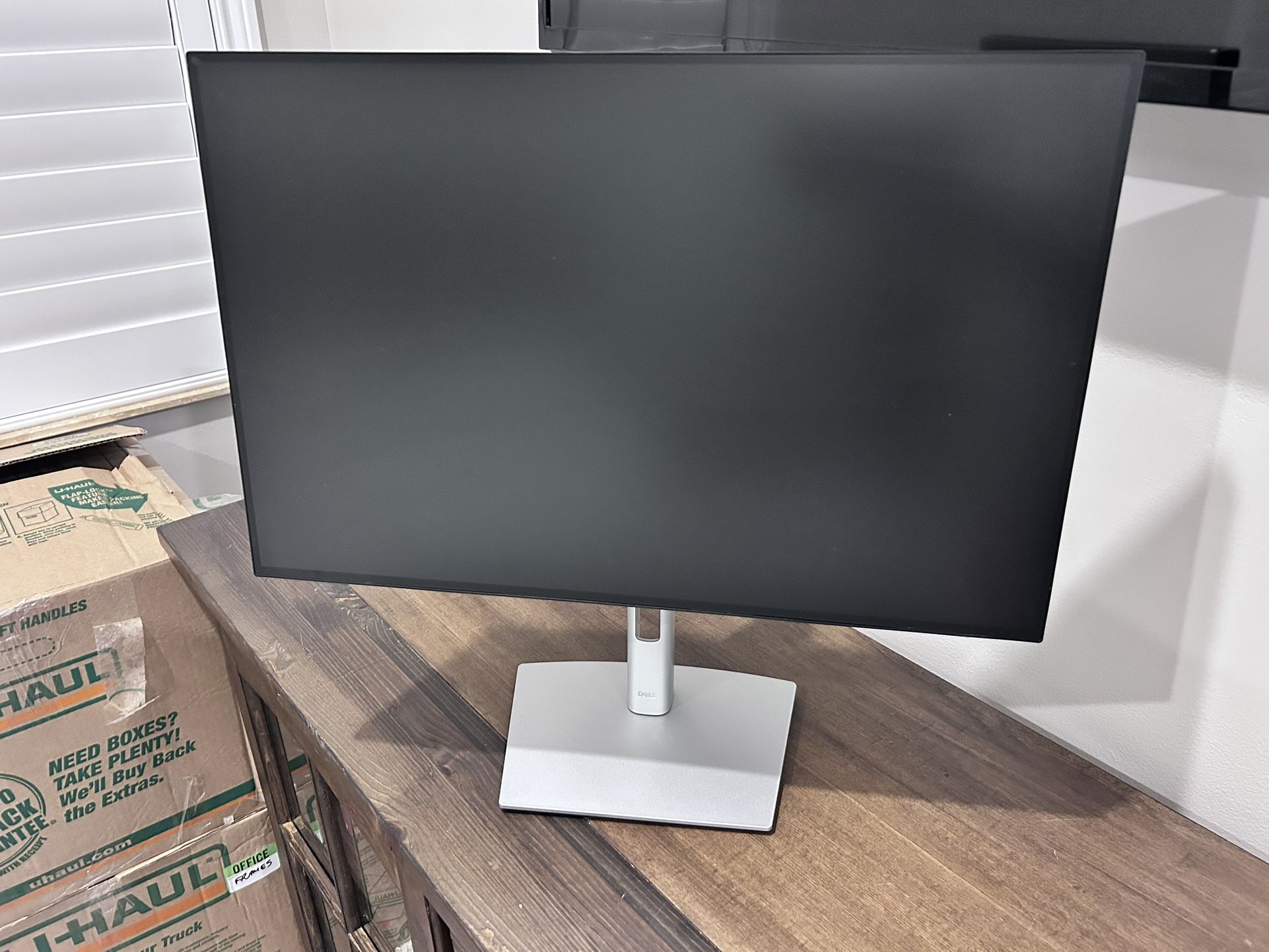 Dell UltraSharp 24″ USB-C Hub Monitor (U2421E) – Like New