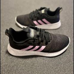 Adidas Women Sneakers 6.5 (NEW)