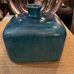 Large Aquila Vase With Checked Pattern